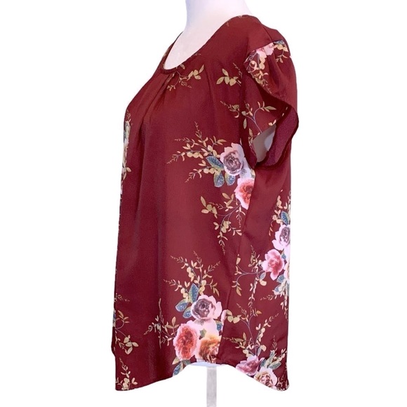 🆕Floral Blouse - Picture 2 of 9